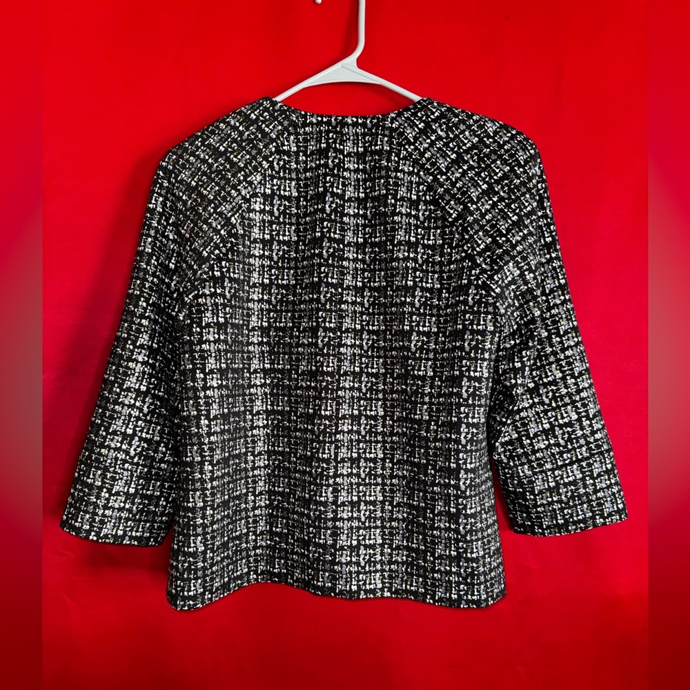 #409-Kasper Black/Silver/Gold 100%Polyester Woman’s Blazer Size 4 in EUC!! - Picture 2 of 4